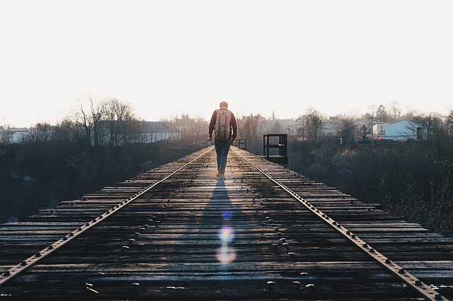 train-tracks-1081672_640