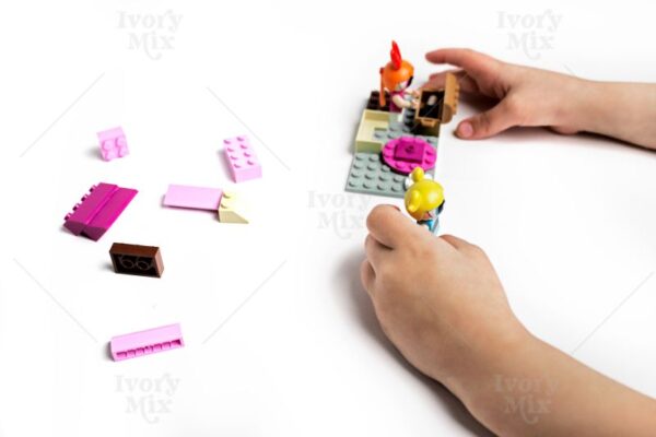 lego_kids_play_doll_wide