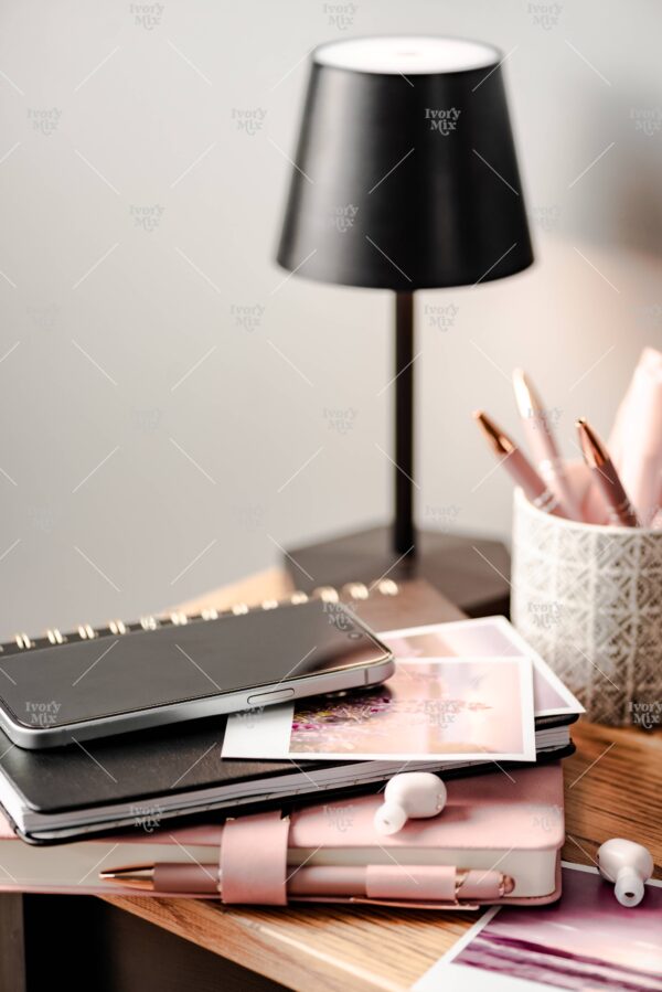 Feminine Office 59