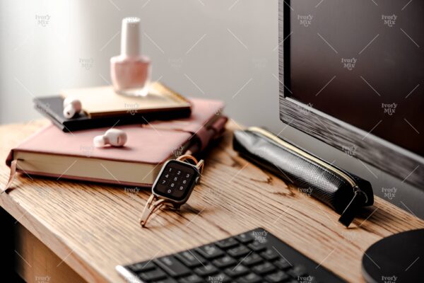 Feminine Office 61