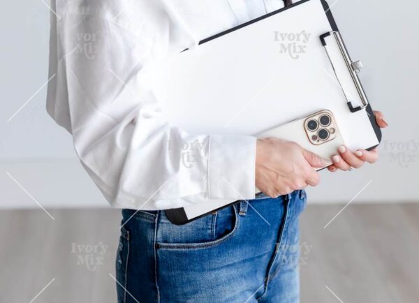 Confident and Minimal 49