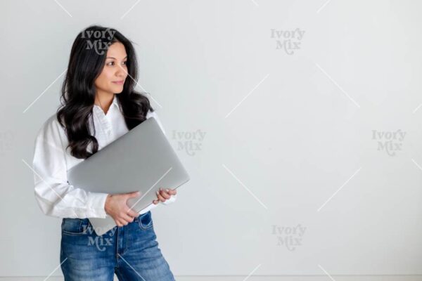 Confident and Minimal 72