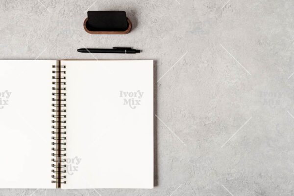 Neutral and Minimal 8