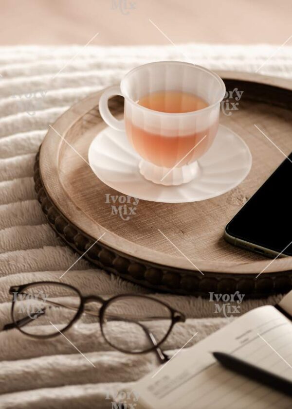 Cozy Work Minimal Photo 31