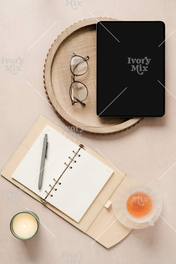 Cozy Work Minimal Photo 8